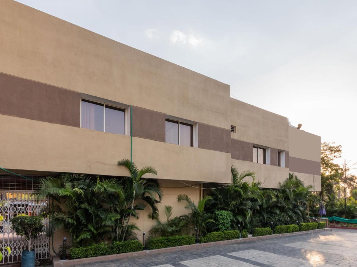 SPOT ON 73694 Hotel Prakash Saharanpur Bagian luar foto